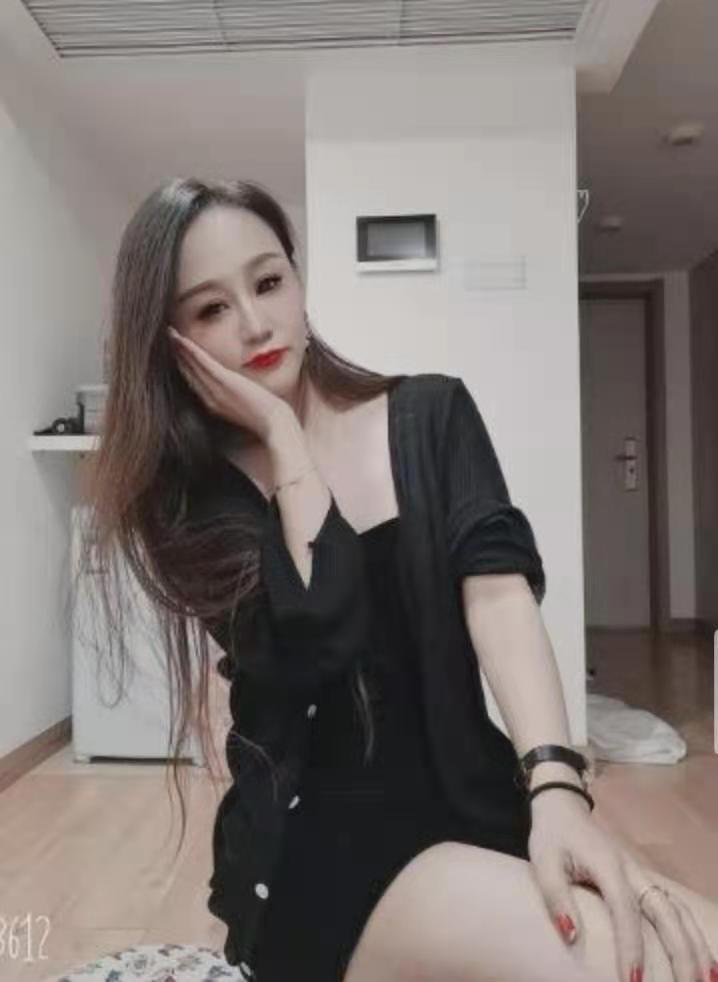 岛城漂亮妹子 第1张