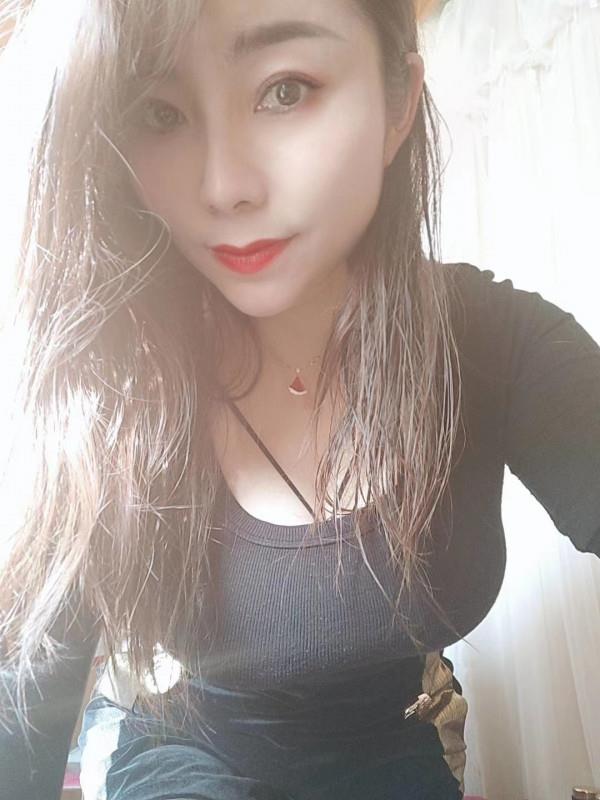 迈皋桥D奶蜂腰骚妇 第1张