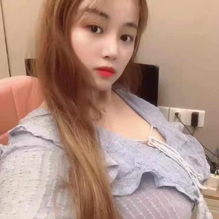 胸大小姐姐 第2张