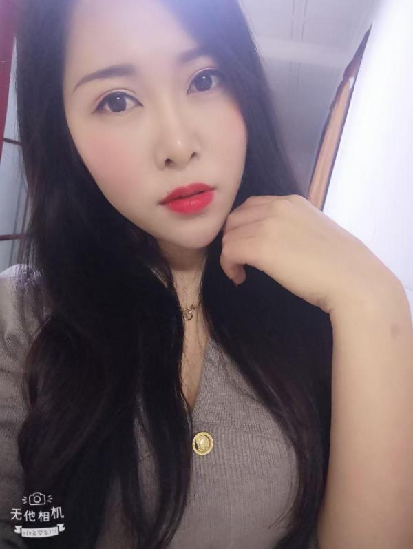 很不错的美女 第1张