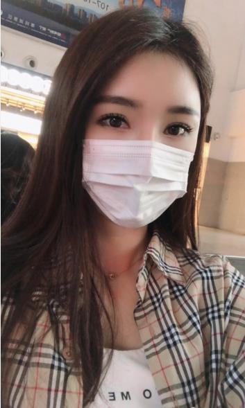 着实良家女:粉嫩多汁,潮喷熊大耐操骚 第1张