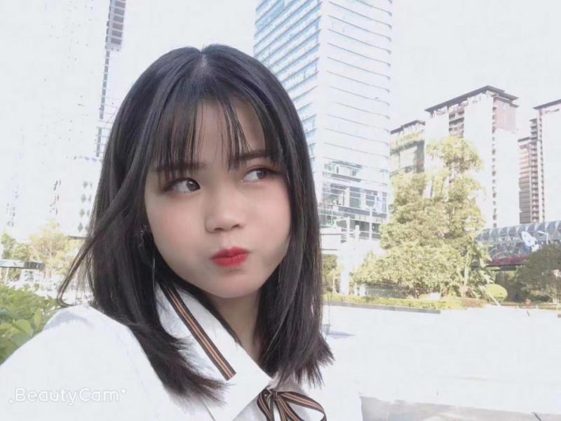 福州台江万达的年轻妹子 第1张