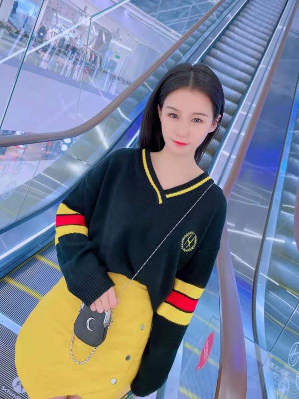 感觉很不错的莹莹妹子 第1张