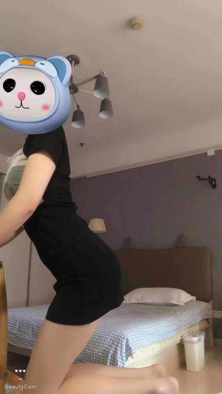 新街口抱着做的小美女 第1张
