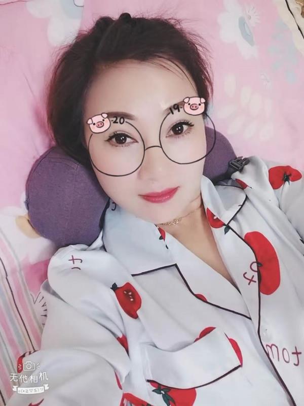 服务系三通大奶少妇 第2张