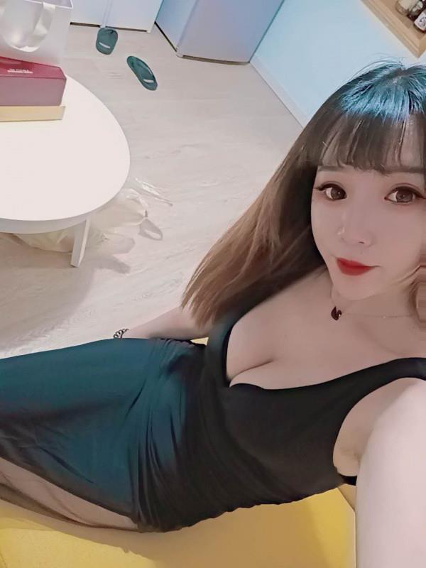 南京大胸妹 第2张