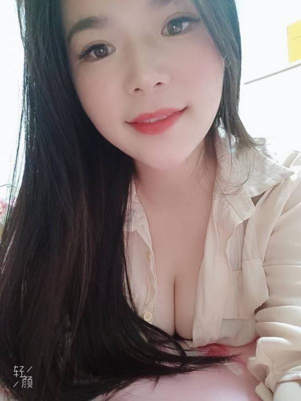 光华路附近大白胸 第1张