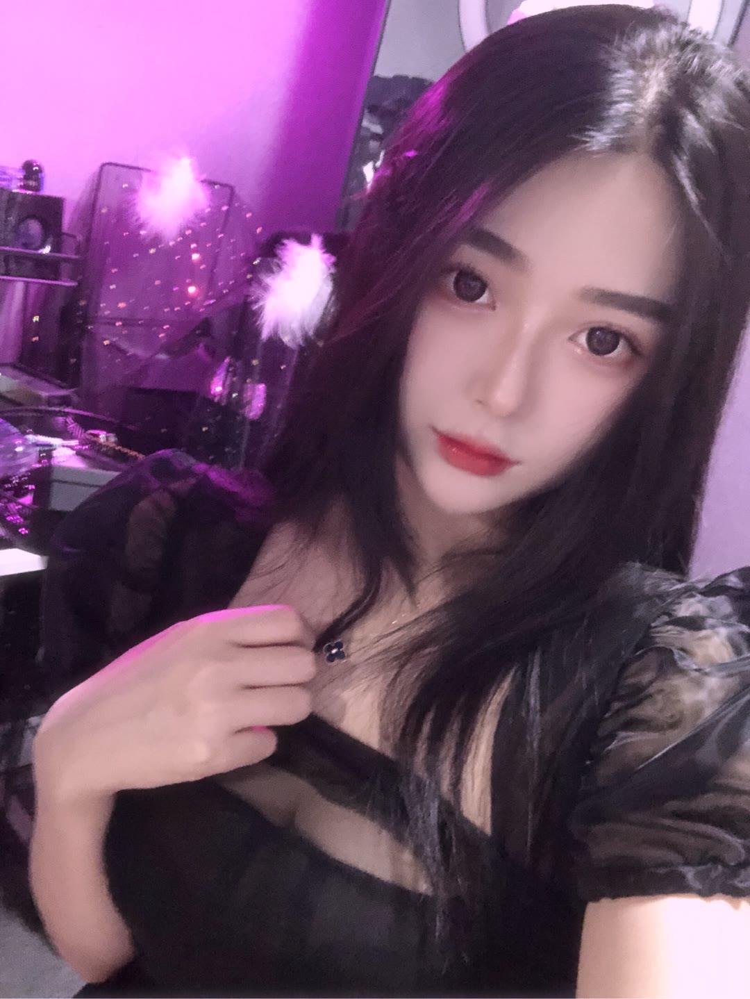 上海虹口网红脸微微熟女主播下海兼职 第3张