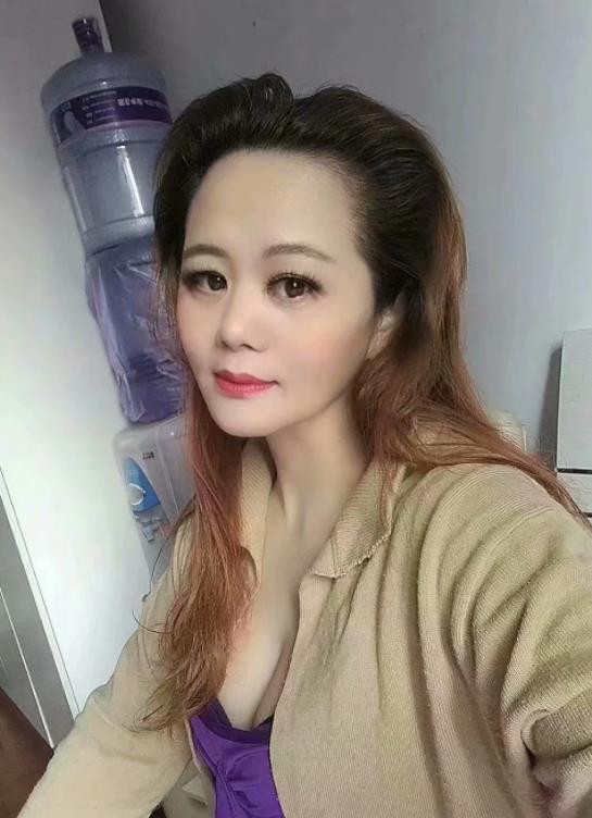常熟路服务系熟女 第3张