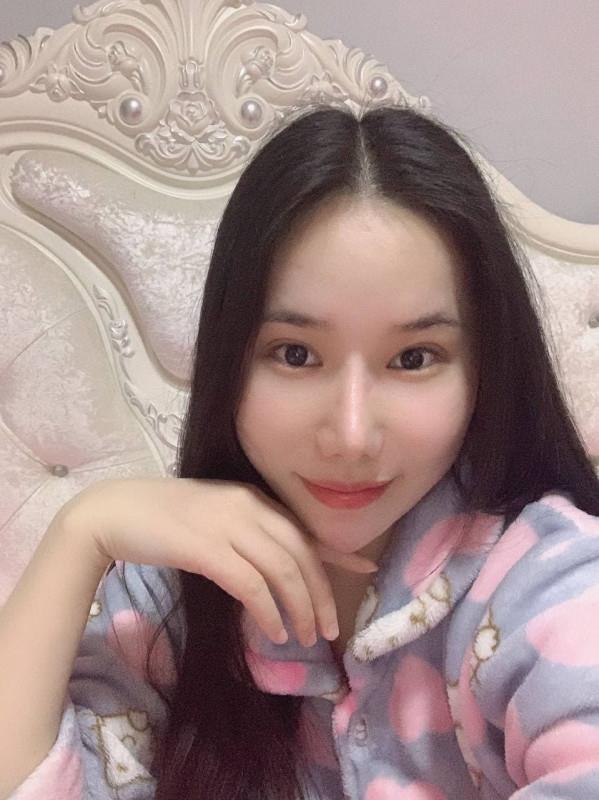 成都身材不错的笑笑 第2张