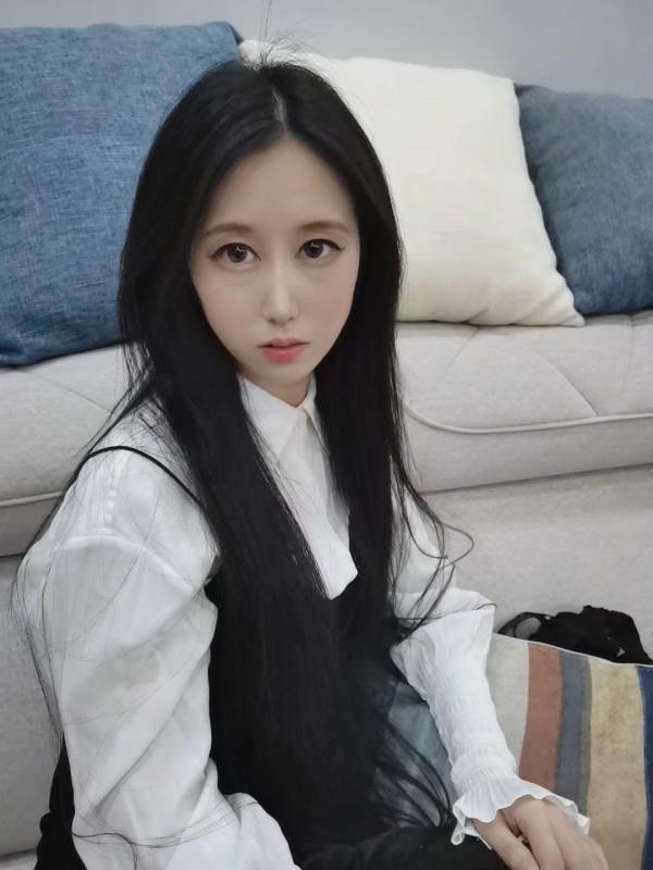 皮肤光滑的大眼小妹妹 第2张