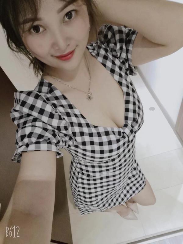 江岸区大胸小姐姐 第1张
