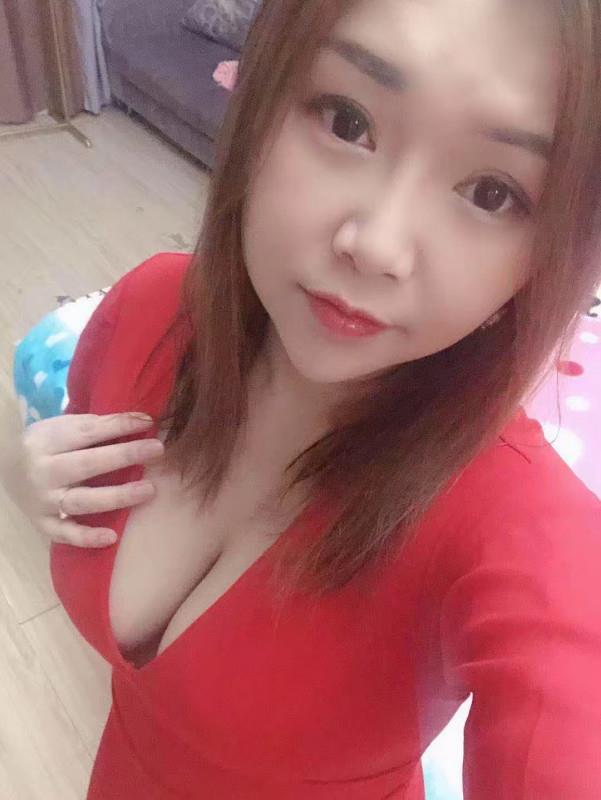 三里街的微胖熟女 第4张