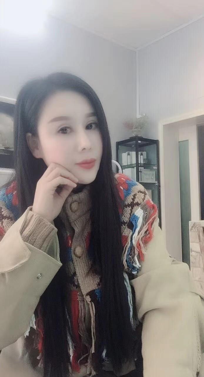 呼和浩特精致女人 第1张