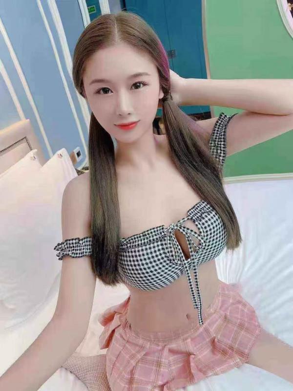 高挑妹子琳娜娜 第2张