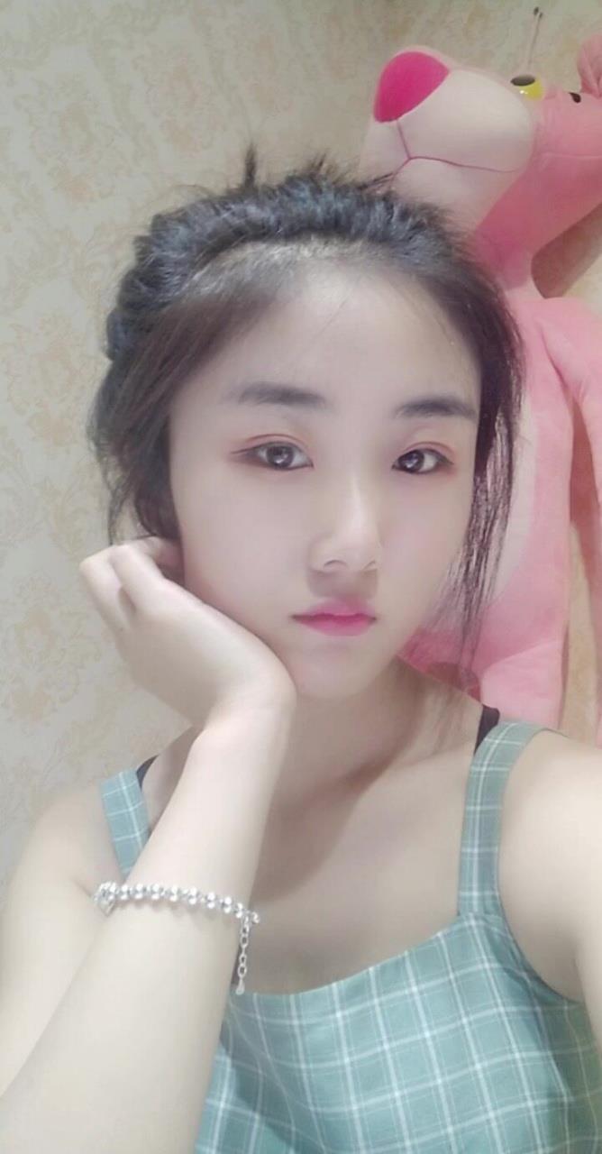 小巧玲珑的轩儿 第1张