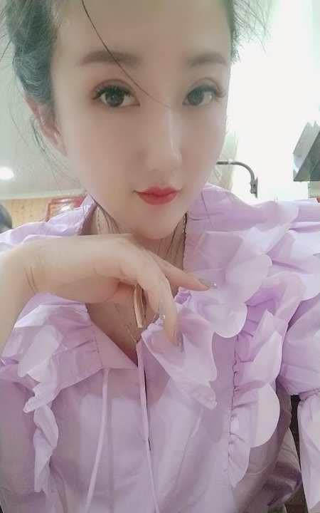 两个不错的小姐姐 第1张