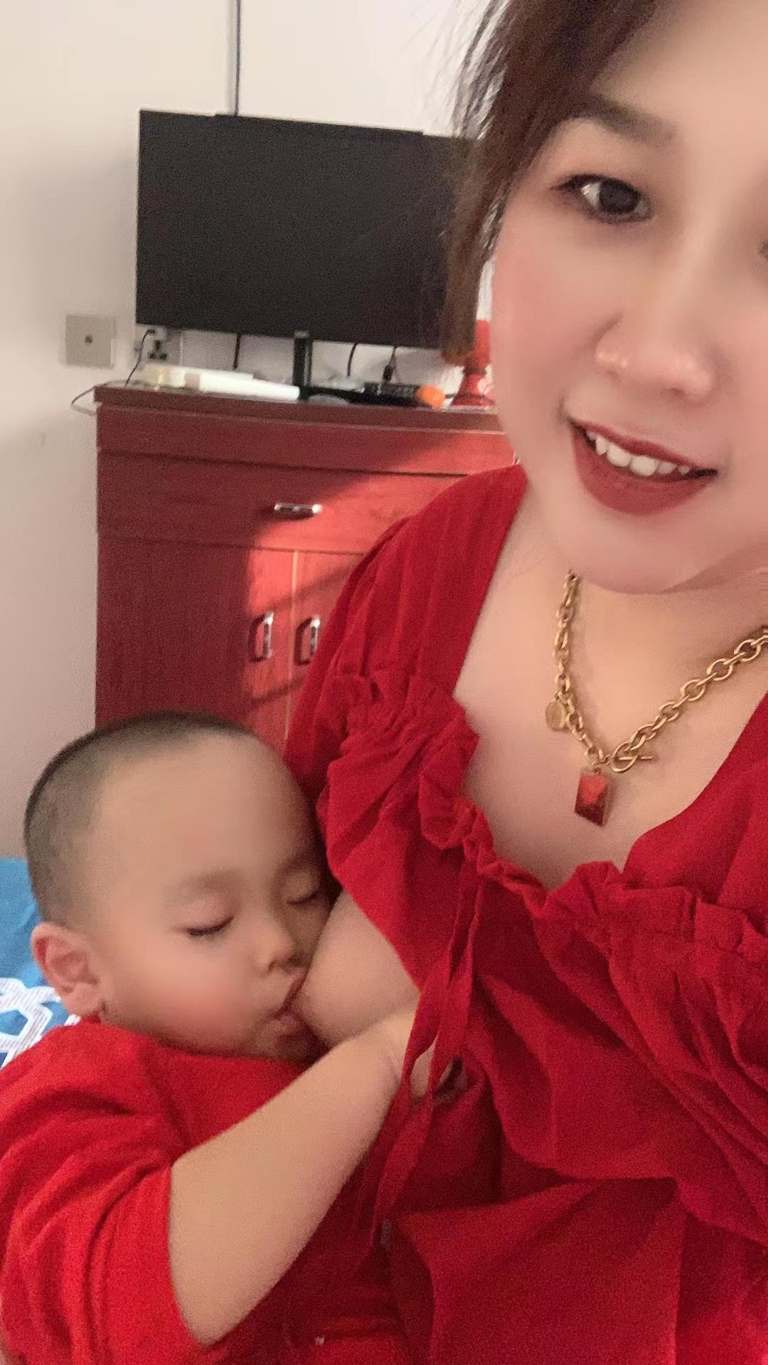 哺乳期能吃奶的宝妈 第1张