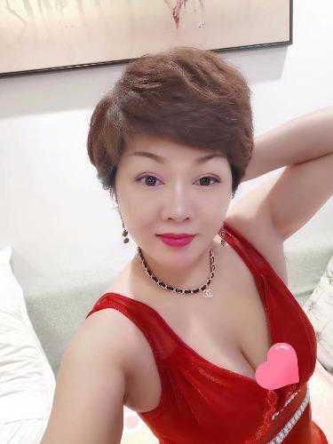 杭州老凤楼熟女(丝袜肥臀) 第2张