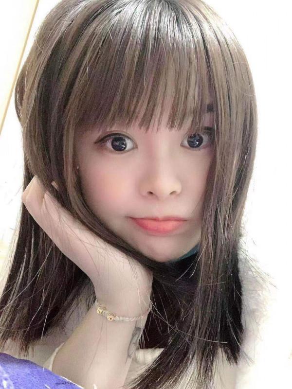 学美妆的兼职小姐姐 第1张