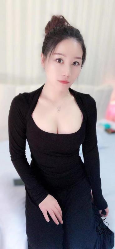 下城大胸小姐姐 第2张