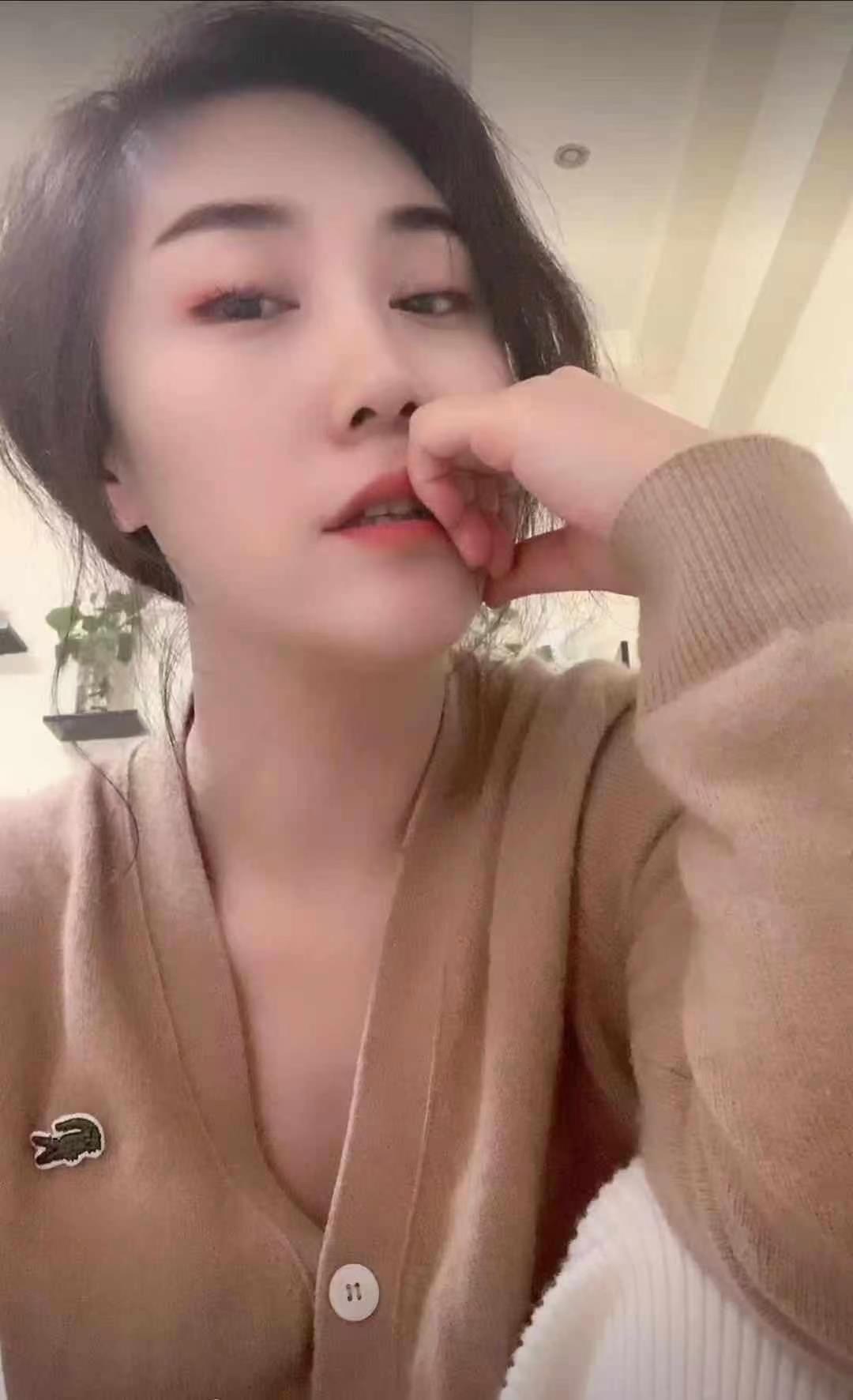 高新区美女姐姐 第1张