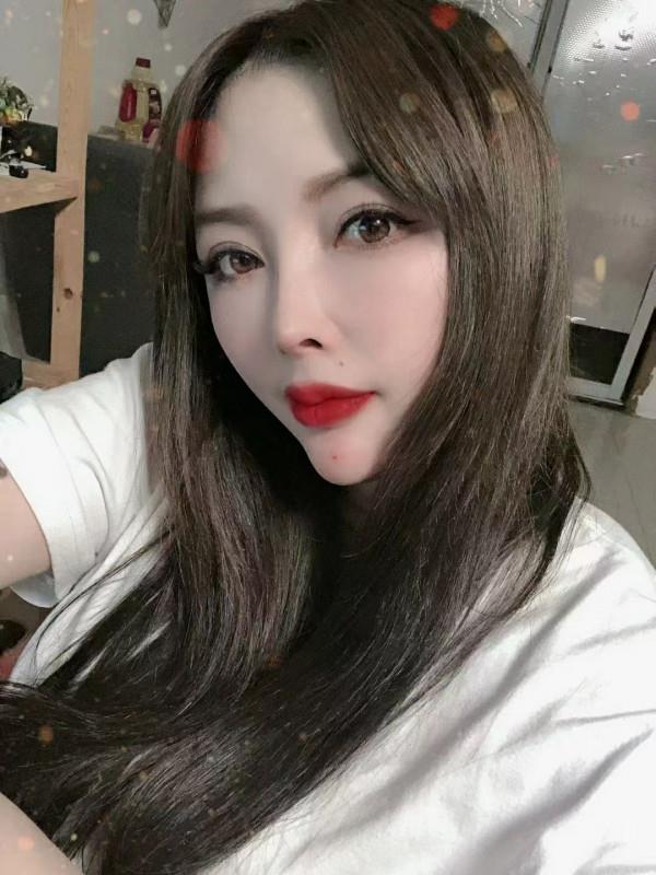 性价比的大胸妹 第2张