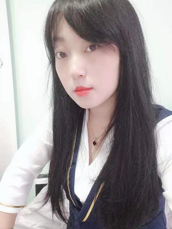 新景园有点可爱的小姐姐 第1张