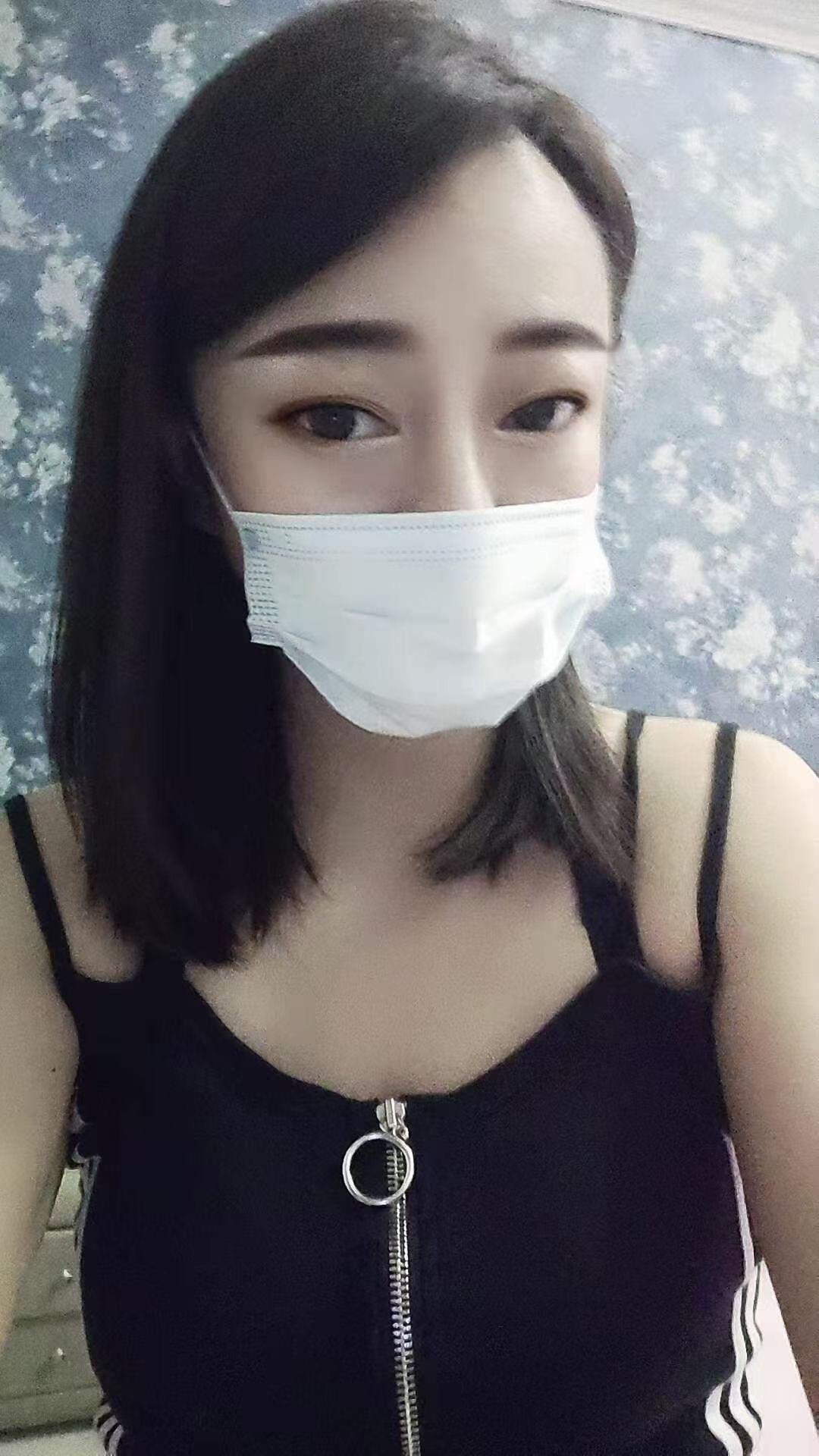 乳神佳佳 第2张