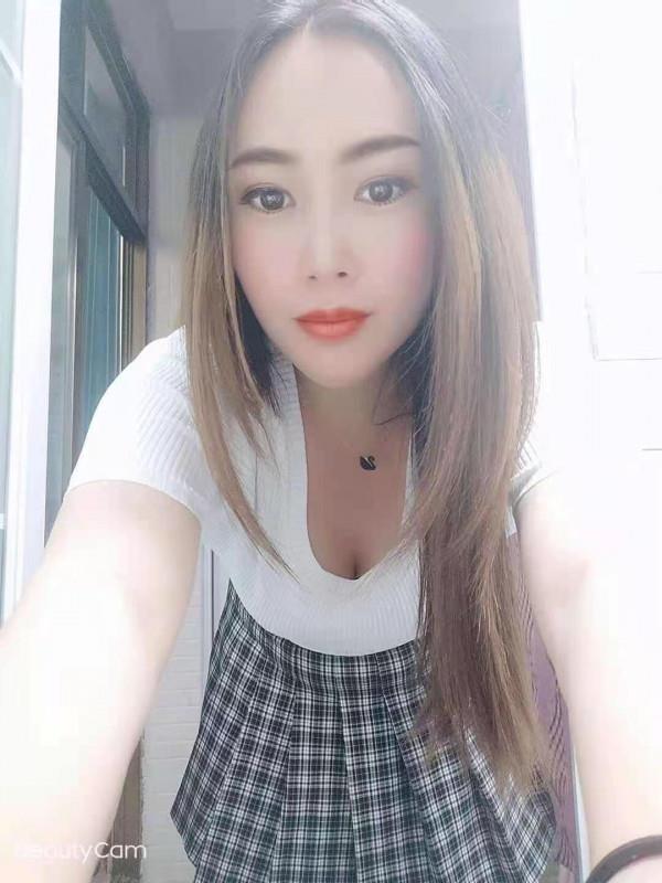 约民治漂亮美女笑笑 第1张
