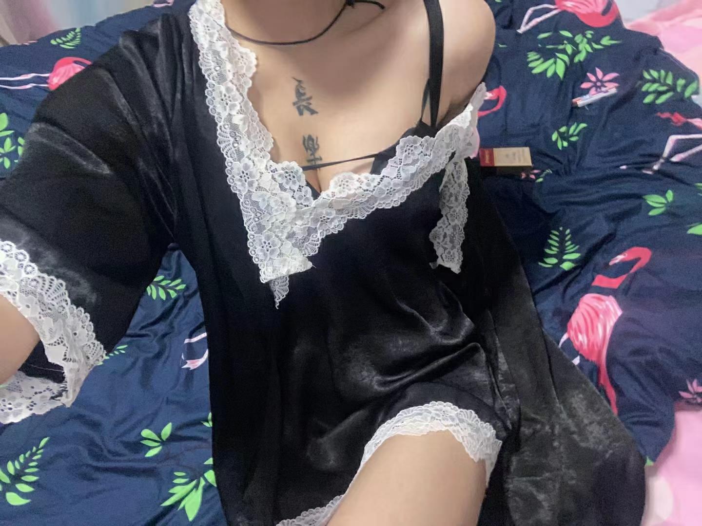 超级年轻的妹子！ 第2张
