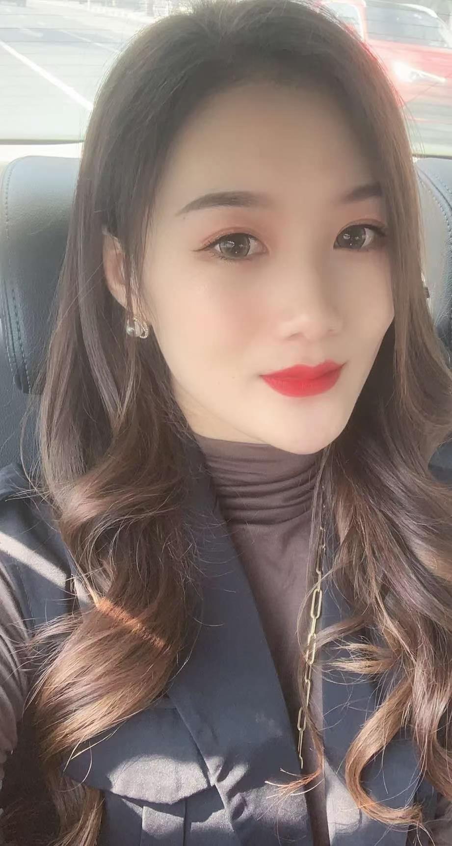 西三旗小姐姐骚气满满 第2张