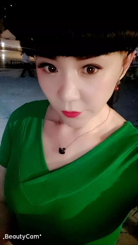 路边店的站街女够骚 第1张