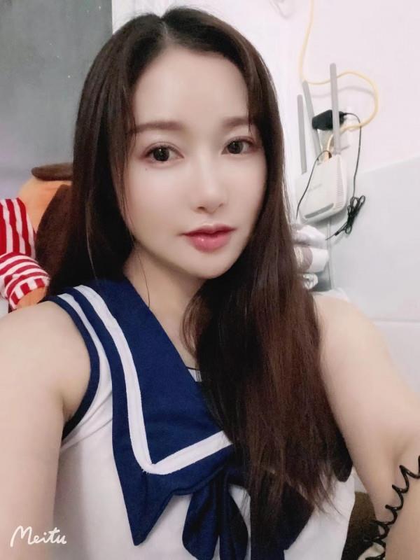 热情的女友 第1张