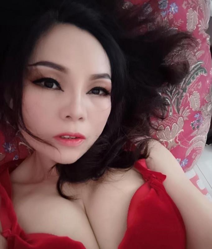 大胸性感骚货 第2张
