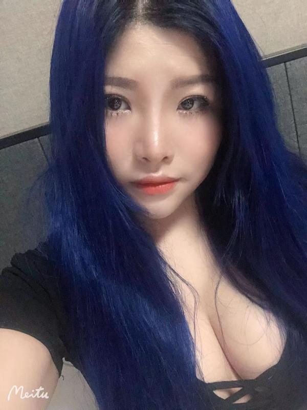 大奶服务型少妇 第1张