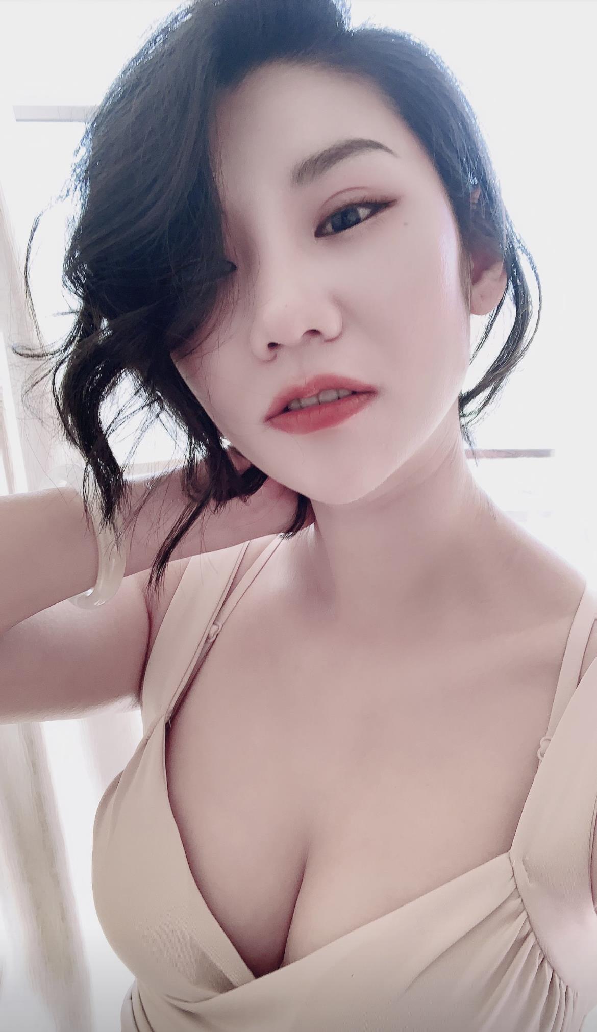 恒大云报华府小姐姐 第1张