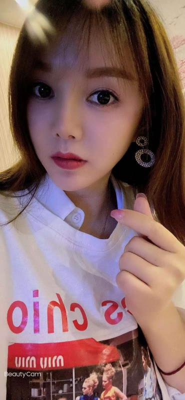 漂亮的小姐姐胸也很大 第1张