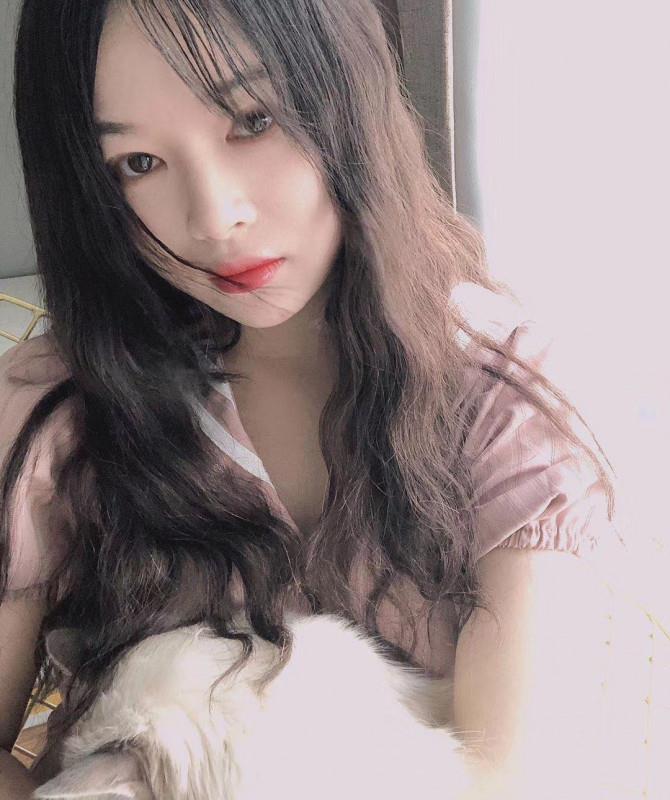 白云同和风玲玲，妹子抗干 第1张