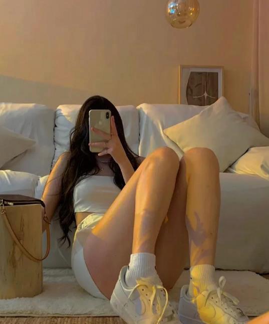 天河御姐小依依 第1张