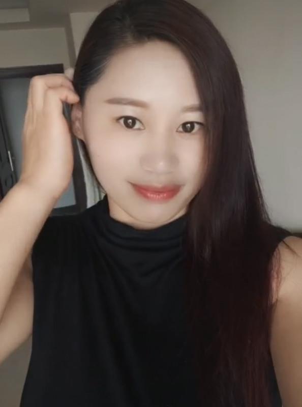 二七区大奶熟妇 第1张