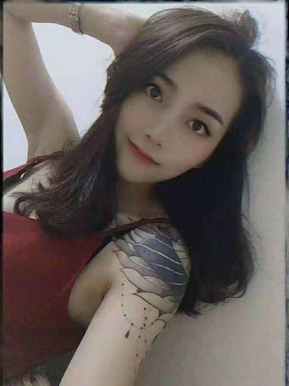 罗湖水景少妇 第2张