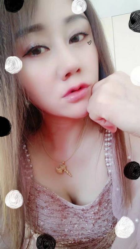 少妇文文 第1张