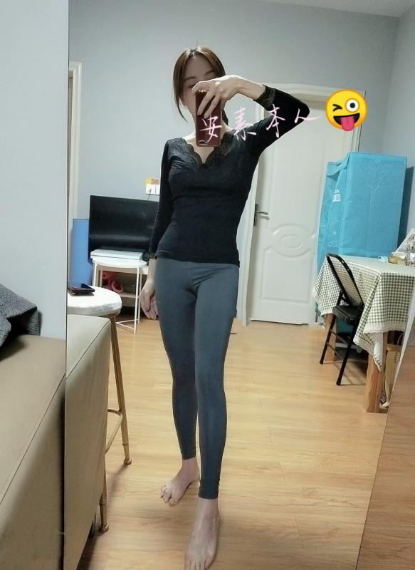 练瑜伽的妹子 第1张