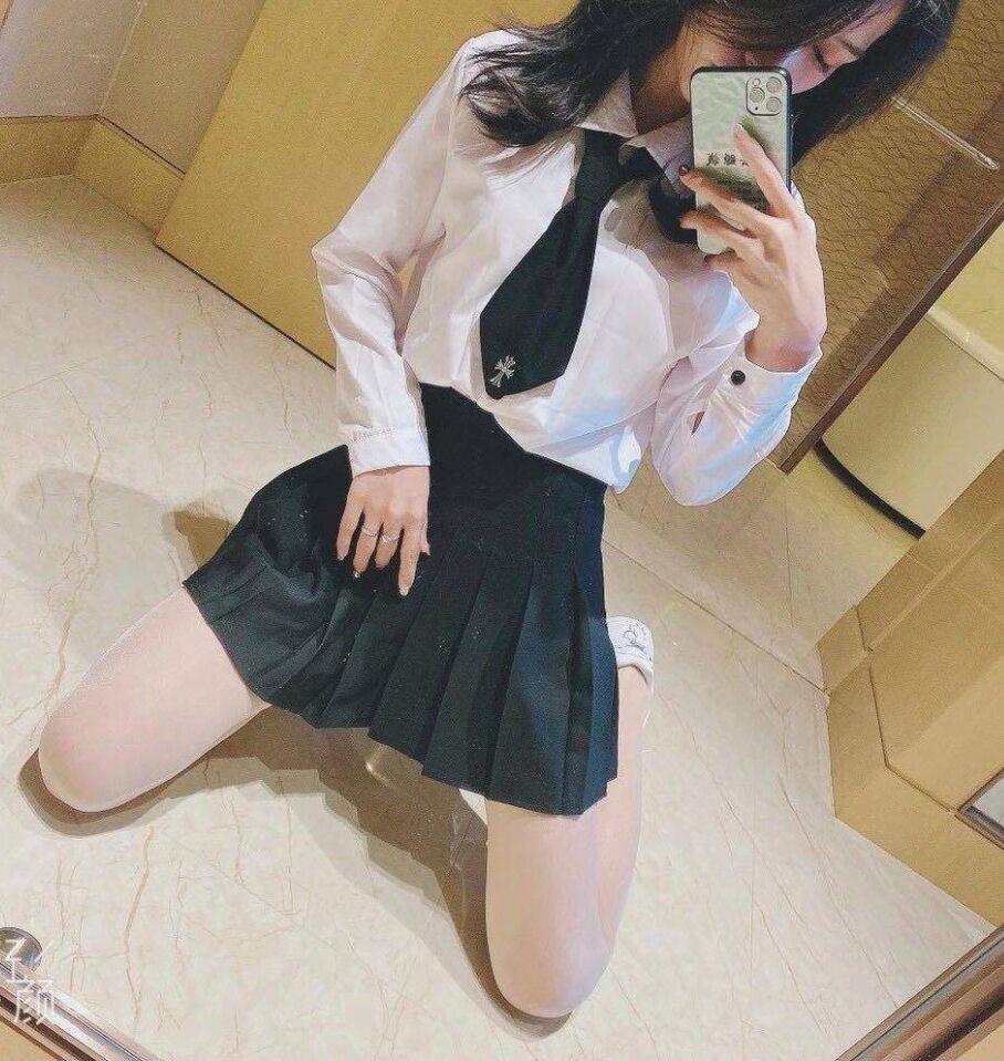 身材超棒小妹子 第2张