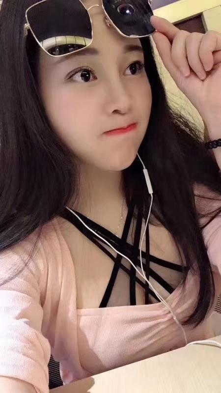 有身材有样貌小姐姐 第1张