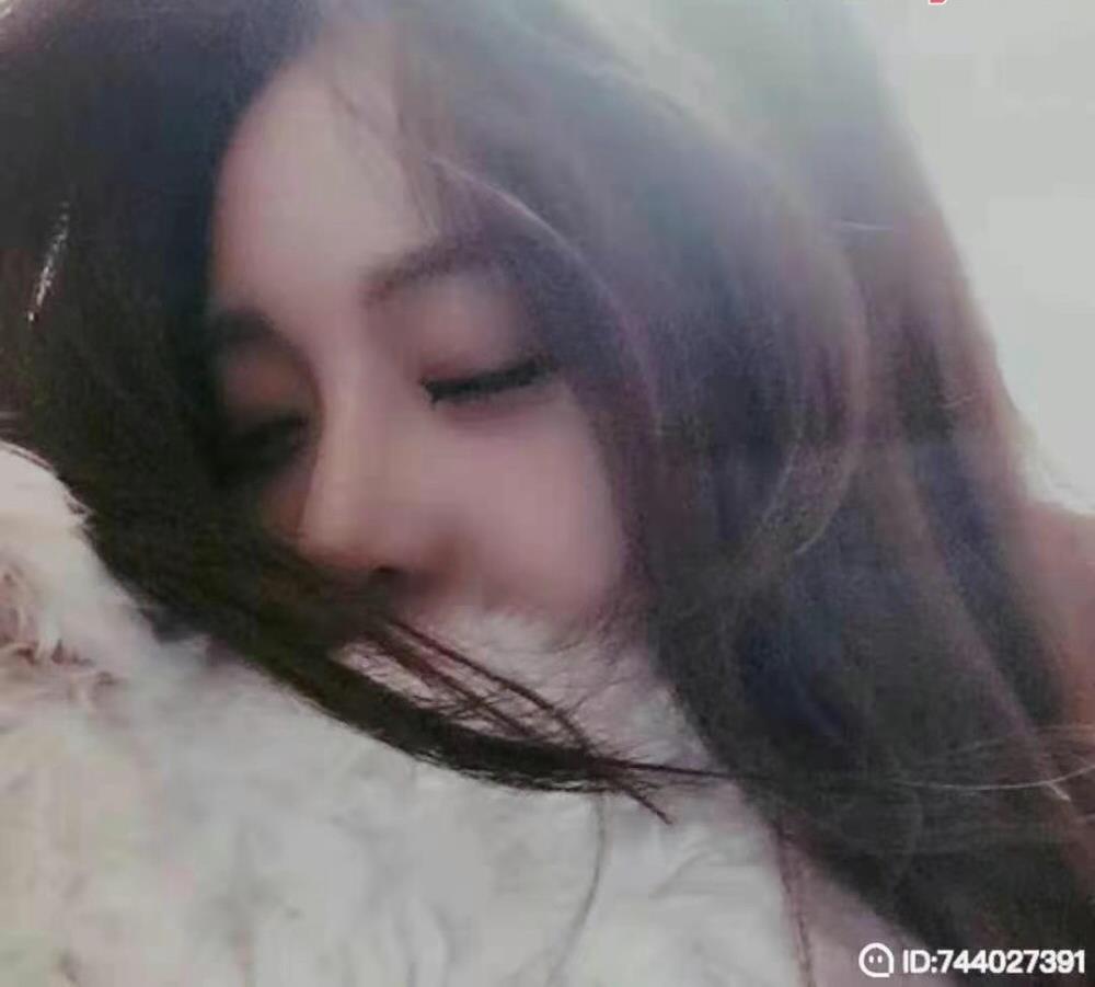 身材颜值俱佳的极品妹子 第1张