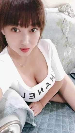 身材妖娆服务出众的年轻妹子! 第2张