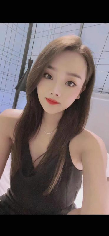 菠萝店长又来了新妹子一周特价 第1张