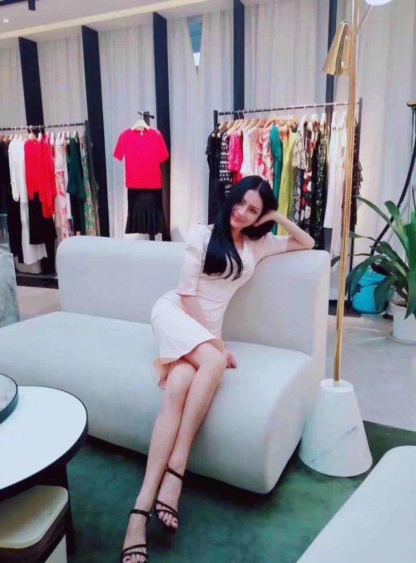混血大兄妹子 第3张